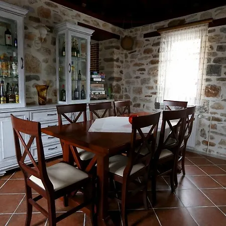 Neromylos Konukevi 4*